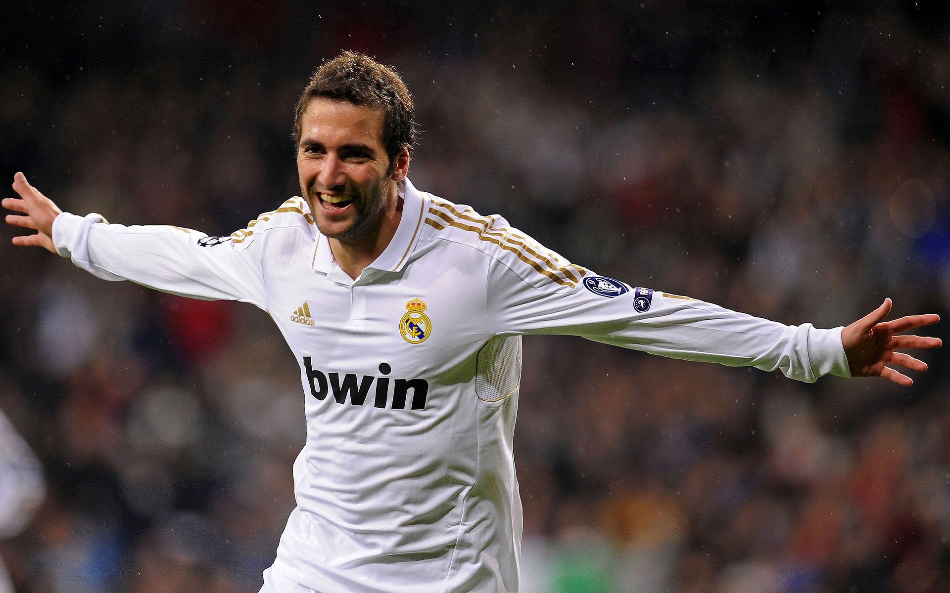 “安赫尔·巴尔博萨的技术突破与比赛决策,为美洲狮队带来更多进攻选择”